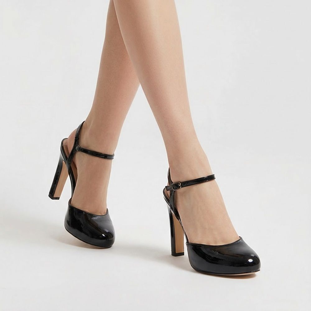 NWOB AGL Attilio Giusti Leombruni Milly H Simply Strap 4” Pump - Black - Size 7